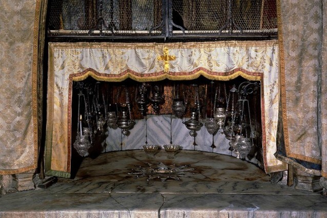 Inserita dall'UNESCO nell'elenco dei cento gioielli dell'umanità a rischio, avrebbe bisogno di interventi di restauro che non vengono eseguiti da 150 anni. Gli appelli dei palestinesi all'Occidente sono caduti tutti nel vuoto.