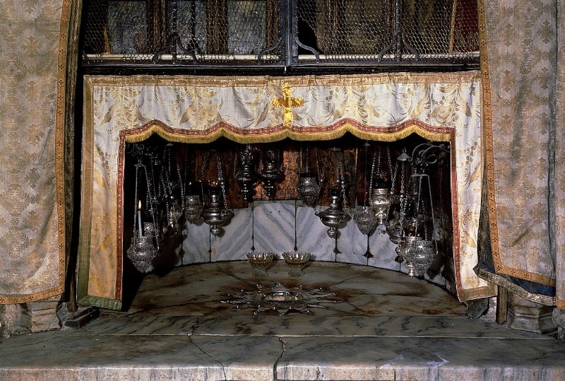 Inserita dall'UNESCO nell'elenco dei cento gioielli dell'umanità a rischio, avrebbe bisogno di interventi di restauro che non vengono eseguiti da 150 anni. Gli appelli dei palestinesi all'Occidente sono caduti tutti nel vuoto.