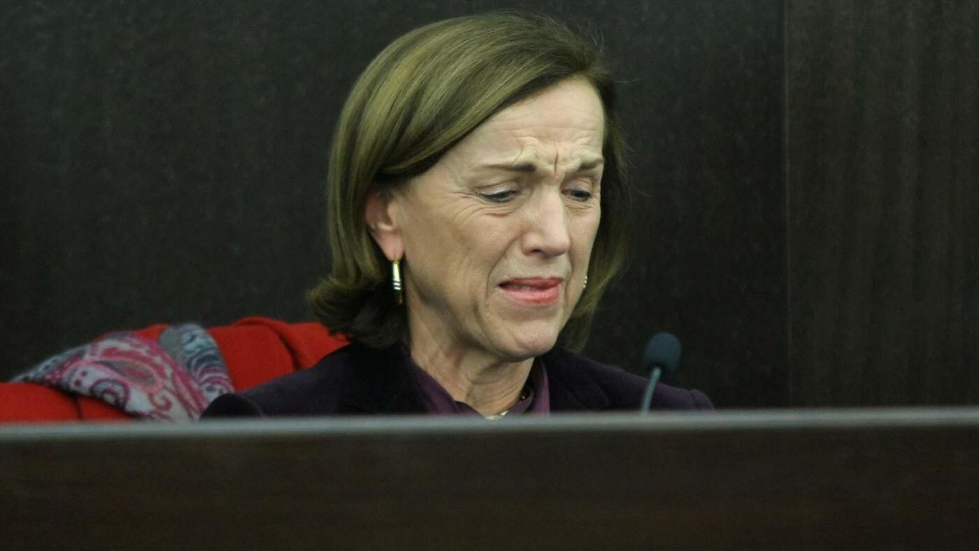 Il Ministro del lavoro Elsa Fornero piange