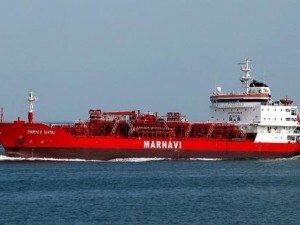 La nave dell'armatore Marnavi di Napoli è stata catturata al largo delle coste dell'Oman: a bordo ci sono 18 persone, sei delle quali compreso il comandante sono italiane. La Farnesina ha confermato la notizia del sequestro.