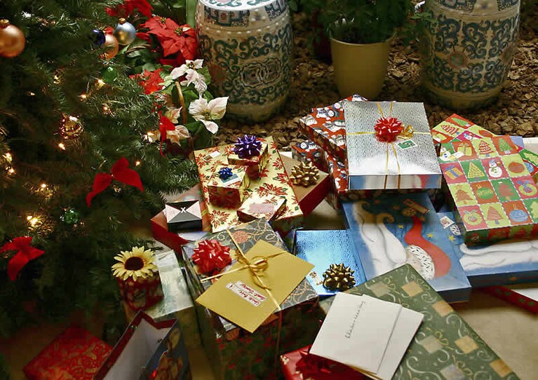 un italiano su tre chiede un prestito per i regali di natale