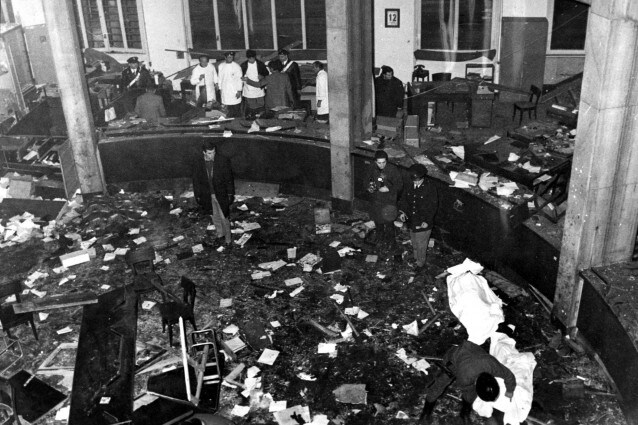Nel pomeriggio del 12 dicembre 1969 un ordigno esplode nella sede della Banca Nazionale dell'Agricoltura di Piazza Fontana a Milano, uccidendo 17 persone e ferendone 88: è l'inizio della "strategia della tensione".