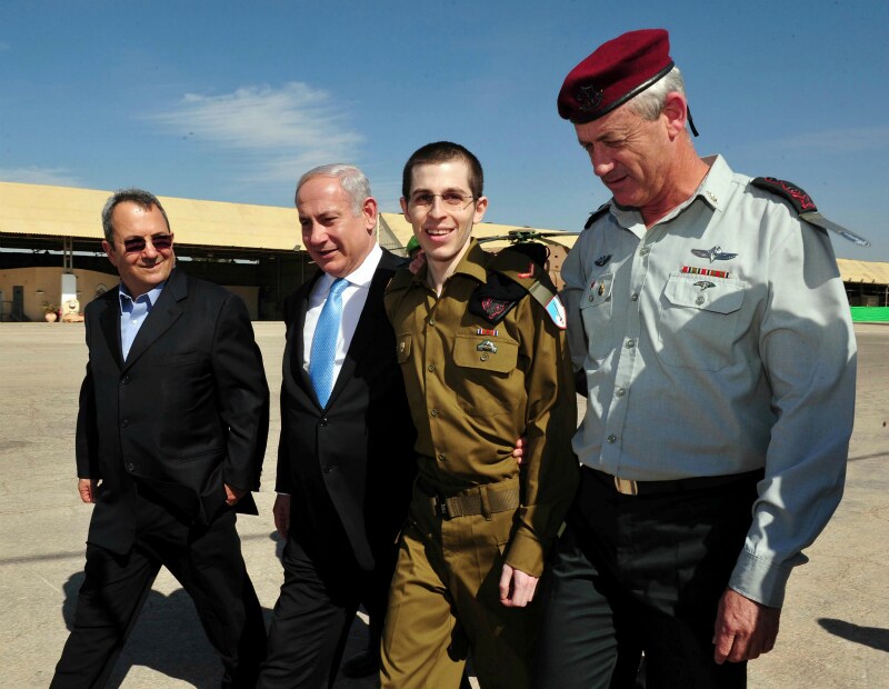 Rispettato l'accordo per la liberazione del soldato Gilad Shalit: dopo la scarcerazione di 450 detenuti ad ottobre i restanti 550 sono tornati ieri in libertà. Festa per la "vittoria" sullo Stato israeliano.