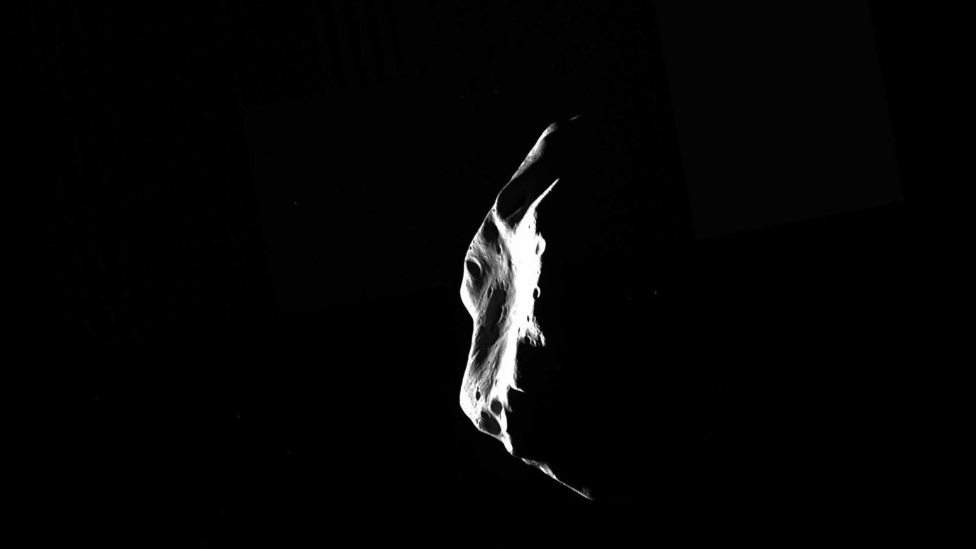 Si tratta del secondo asteroide che viene a farci visita nel giro di pochi giorni. Ma questi corpi celesti possono costituire davvero una minaccia per la Terra, Uno studio, a cui partecipa anche l'UE, valuta proprio gli eventuali rischi derivanti dai giganti del cielo, per individuarne le traiettorie e i possibili pericoli.