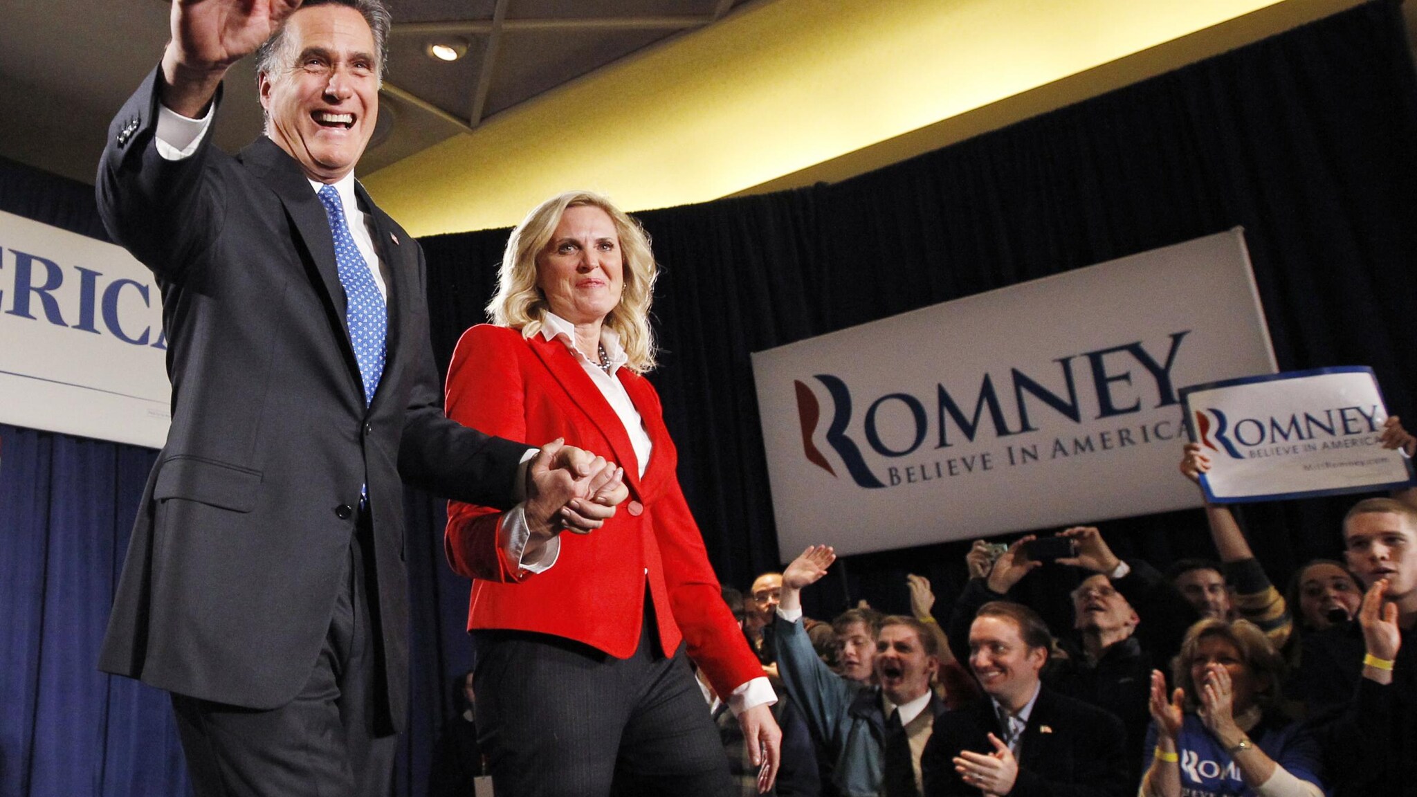 Sostanziale pareggio tra Roomney e Santorum. divisi da solo otto voti nei risultati delle primarie repubblicane in Iowa. Male invece Rick Perry, che già medita il ritiro alla corsa per le presidenziali Usa 2012