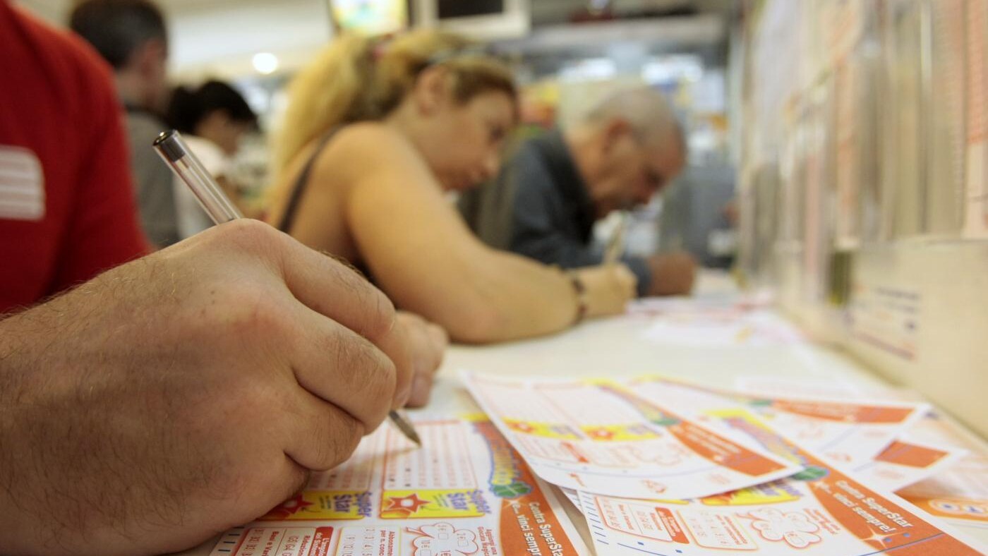 tassati i vincitori di superenalotto win for life e lotterie in generale
