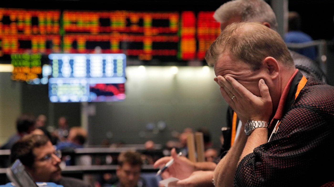 Anche l'Italia declassata da Standard and Poor's