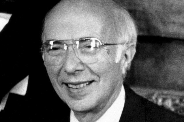 La massima onorificenza, il Nobel per la Medicina, arrivò nel 1975, ma per tutti i suoi 98 anni di vita Renato Dulbecco si è dedicato incessantemente alla ricerca, partecipando al Progetto Genoma Umano e studiando i meccanismi alla base di alcune forme tumorali.