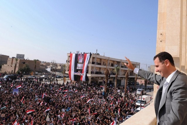 La situazione in Siria è drammatica e Homs è da giorni sotto le bombe delle forze di sicurezza di Assad che stanno uccidendo decine e decine di civili, di militari e di bambini. Interi distretti sono ormai distrutti e mentre gli Usa iniziano a pensare a un intervento militare la Ue ribadisce il suo no.
