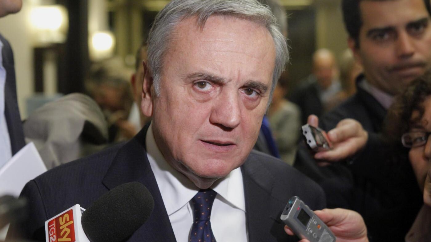 L'ex ministro del lavoro Sacconi