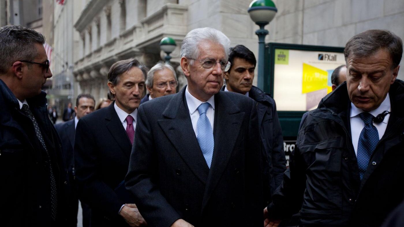 Dopo l'incontro con Obama, Monti ieri ha incontrato il gotha della finanza a New York annunciando che molta attenzione è riservata all'Italia dagli investitori che hanno mostrato interesse per le misure approvate dal Governo e puntano sul ruolo chiave del nostro Paese in campo europeo.