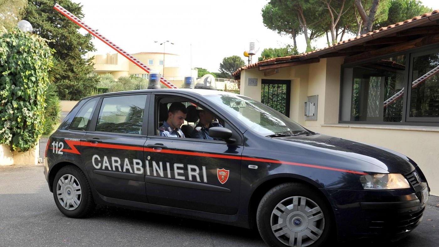 Blitz dei carabinieri