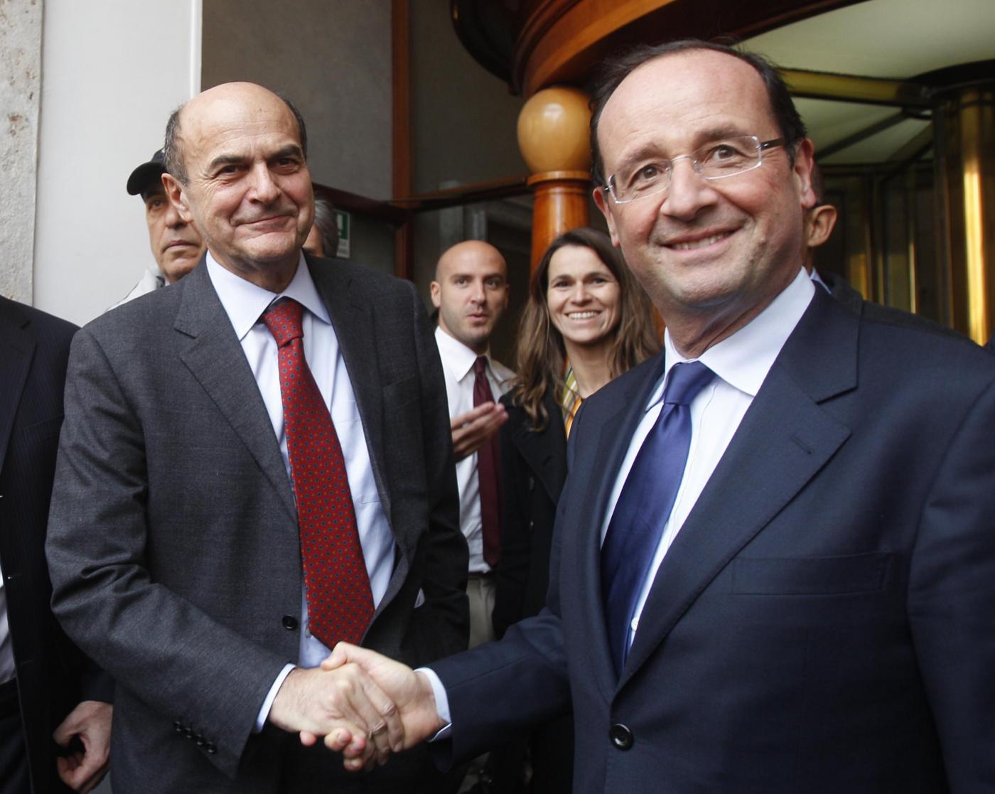 Il leader del Partito Democratico è volato ieri a Parigi per firmare insieme al collega francese e a quello tedesco il nuovo manifesto dei progressisti europei per la rinascita dell'Europa.