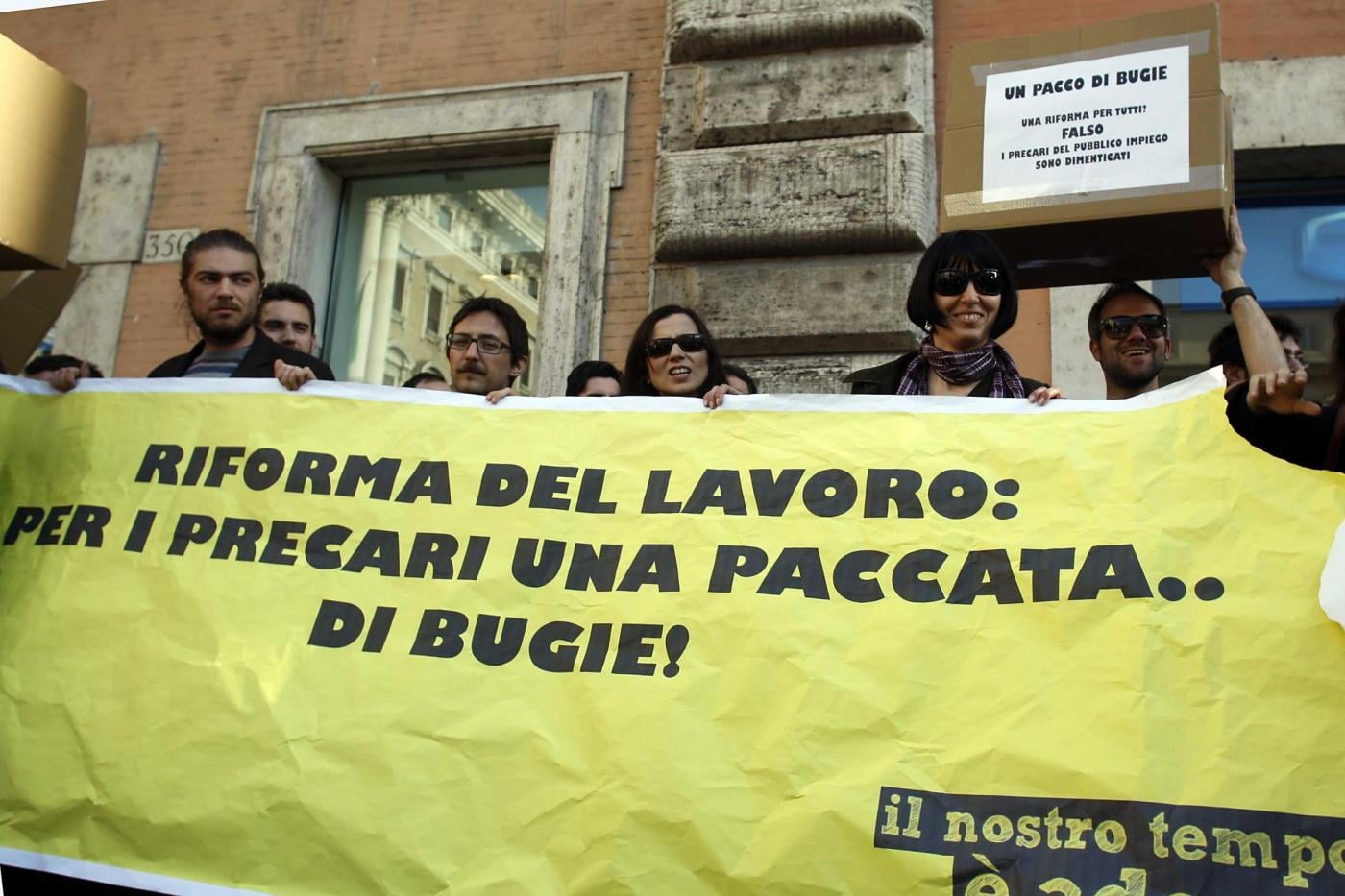 Con la nuova riforma del lavoro il Governo ha promesso una lotta contro le finte partite iva che nascondo lavoro subordinato imponendo alcune regole ferree, ma per molti i problemi risiedono nella mancanza di controlli.
