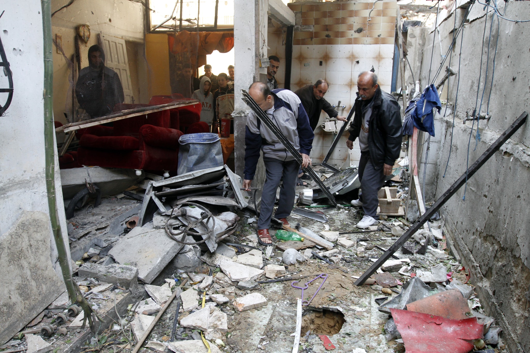 Le violenze a partire dalla giornata di ieri e durante le quali sono morti anche il leader dei Comitati di Resistenza Popolare, Zuhir al Qaisi e un altro collaboratore. Su Israele sono stati lanciati almeno 80 missili, la tensione resta alta.