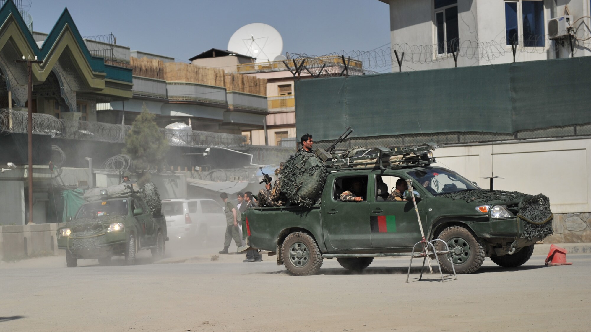 Da alcune ore la capitale dell'Afghanistan è sotto attacco da parte di gruppi talebani in un assalto coordinato contro i palazzi del potere e la zona delle ambasciate. Le notizie restano confuse ma si parla di circa dieci vittime e diversi feriti.