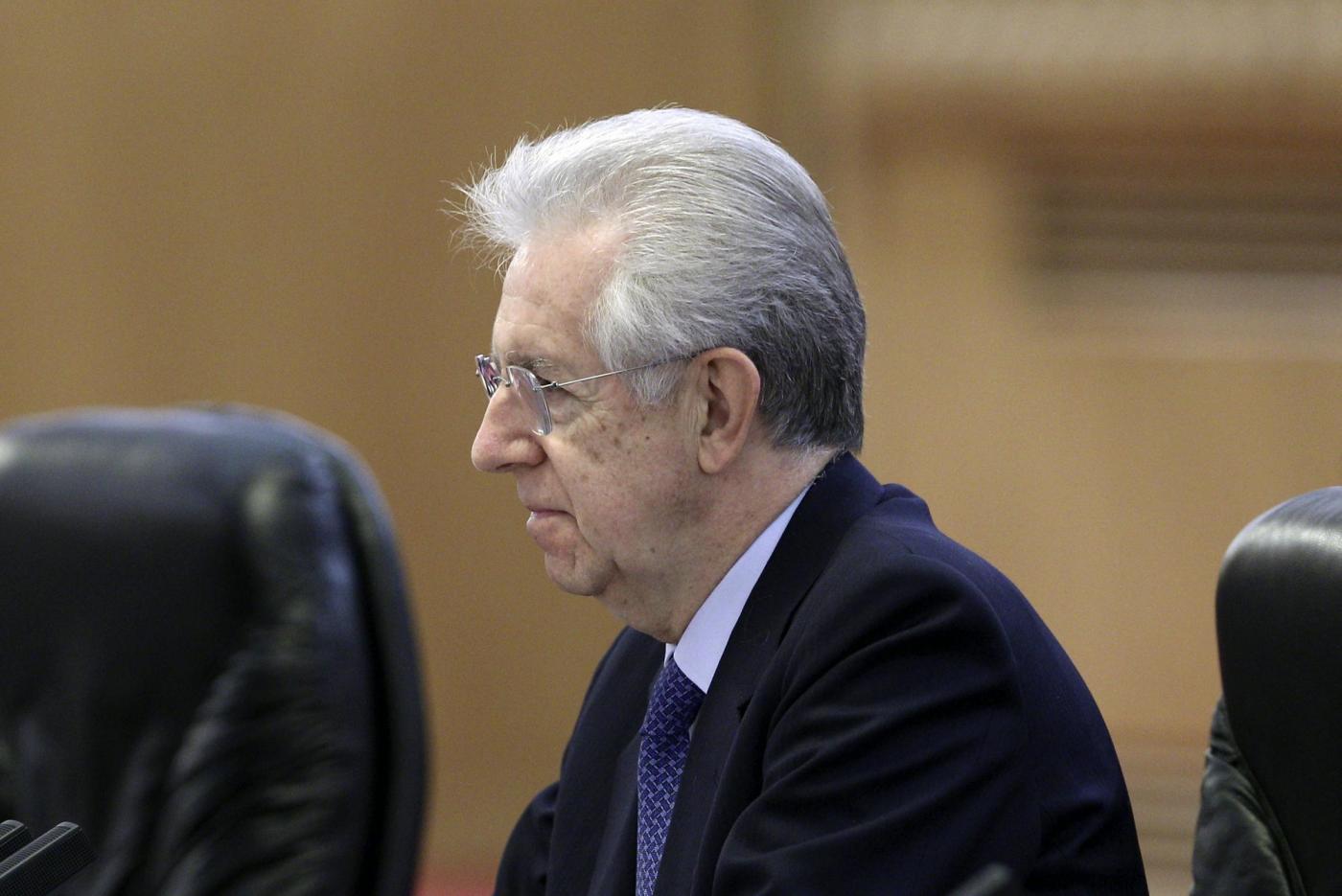 Parlando di riforme fiscali il Premier dalla Cina ammette che in questi giorni stanno entrando in vigore una serie di aumenti per i cittadini, ma precisa che sono necessari per non finire come la Grecia.