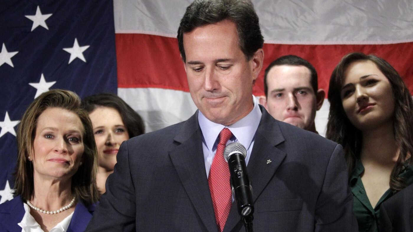 L'abbandono di Santorum, avvenuto anche per motivi familiari, spiana la strada per le presidenziali Usa a Mitt Romney che dovrà sfidare il Presidente uscente Barack Obama