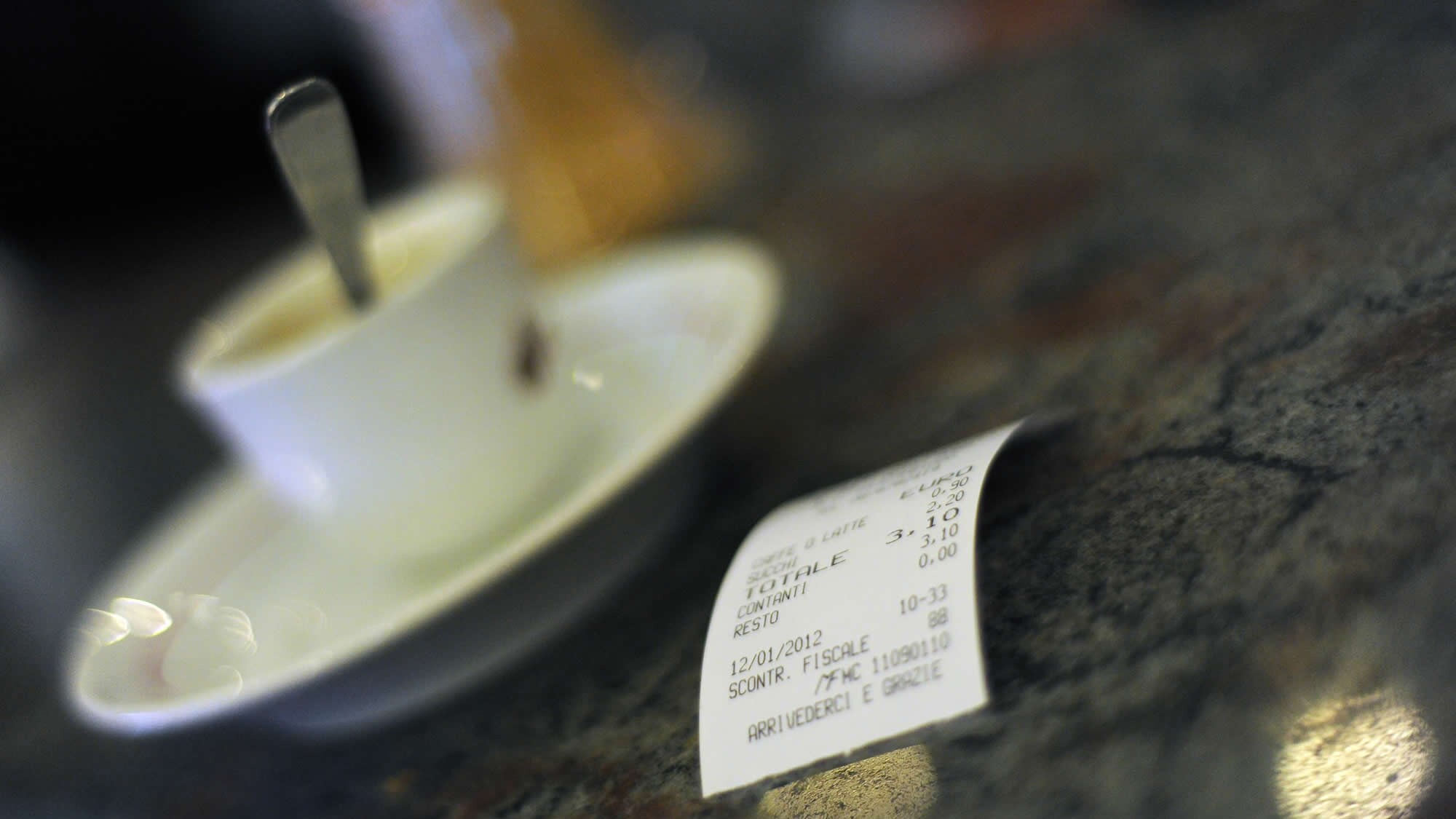 Con un emendamento al decreto semplificazioni fiscali approvato in Commissione, l'Esecutivo dice no alla black list commercianti diversamente da quanto aveva previsto nel decreto legge approvato in CdM.