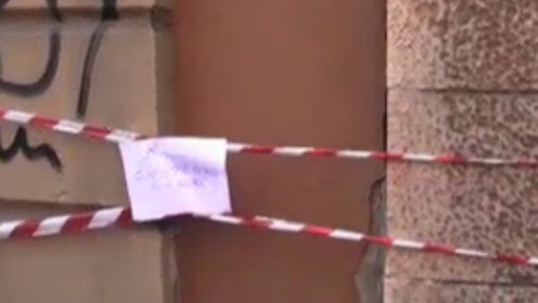 Il sisma che ha scosso questa mattina la provincia di Modena è stato avvertito distintamente anche nella città di Bologna che ha subito diversi danni ma dove per fortuna non si registrano vittime. Evacuati diversi edifici per precauzione.