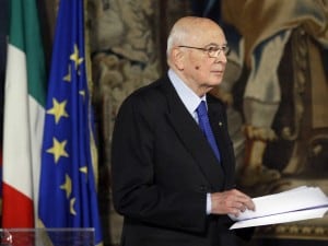 Sarà un 2 giugno sobrio ma necessario per dare conferma della forza democratica, della fermezza con cui la Repubblica affronta le sfide. In tanti volevano che i soldi fossero destinati all’Emilia Romagna e c’è chi dice che “Napolitano sbaglia”.