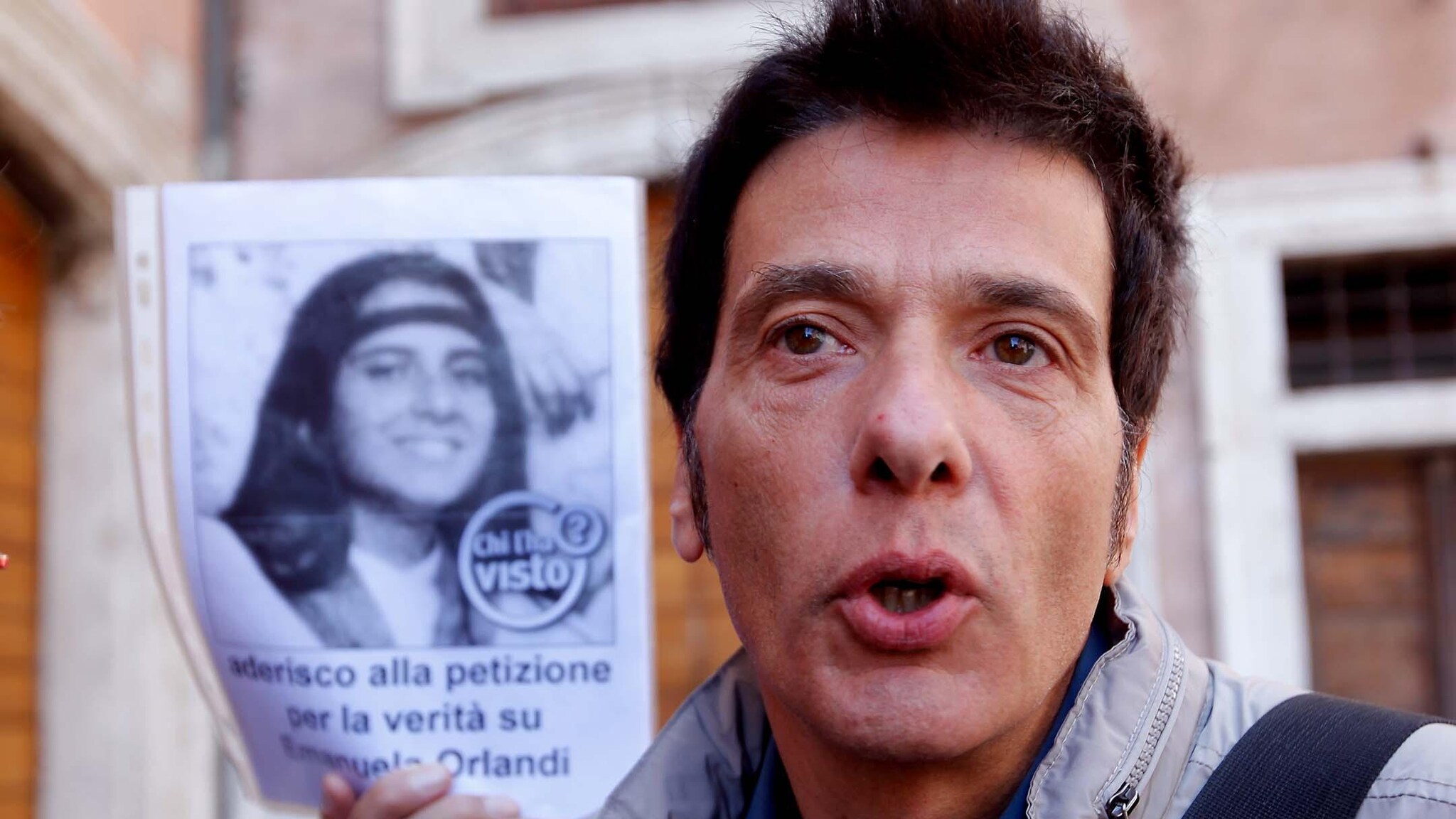 La tomba del boss di Sant’Apollinare a Roma è stata aperta e le analisi confermano che al suo interno c’è Enrico De Pedis. Il fratello di Emanuela Orlandi era convinto che sua sorella non fosse lì, ma intanto è giallo su altri resti rinvenuti.