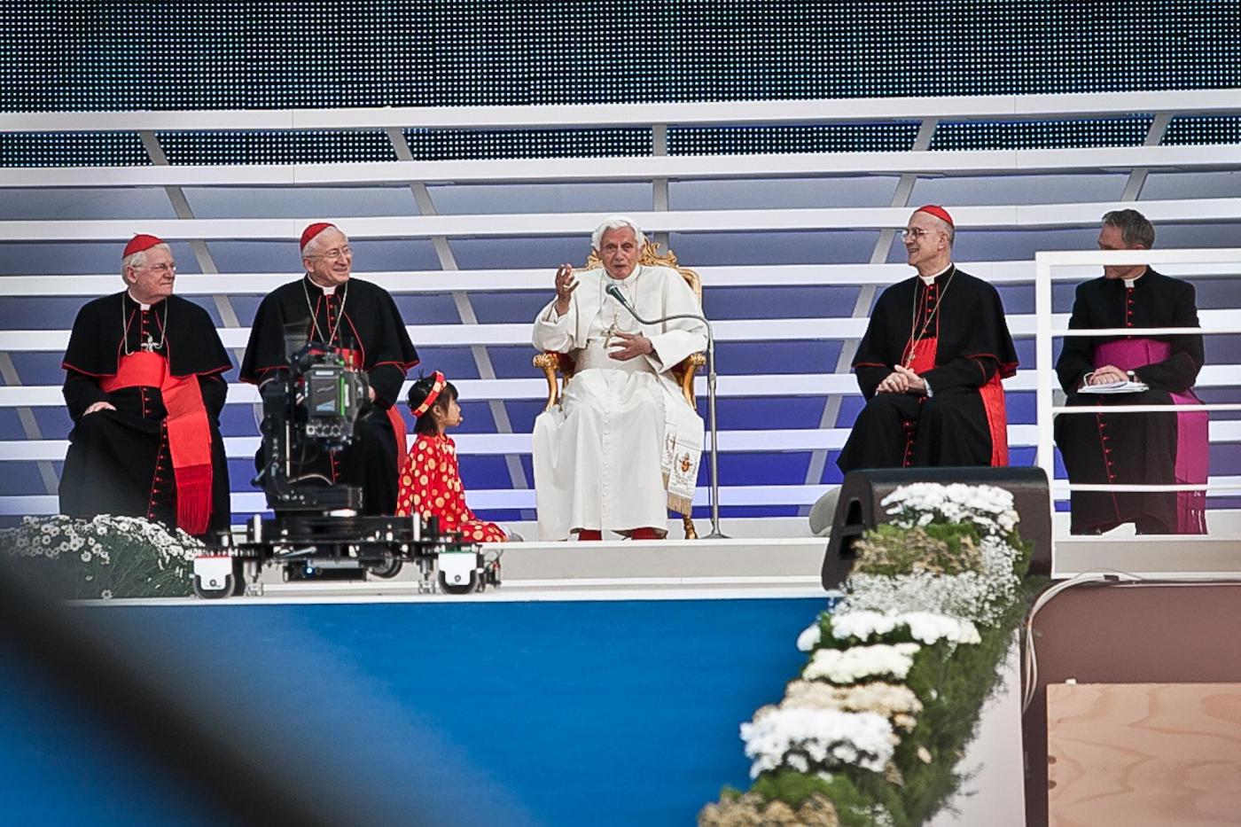 Il Papa a Milano: "La famiglia è solo unione di uomo e donna"