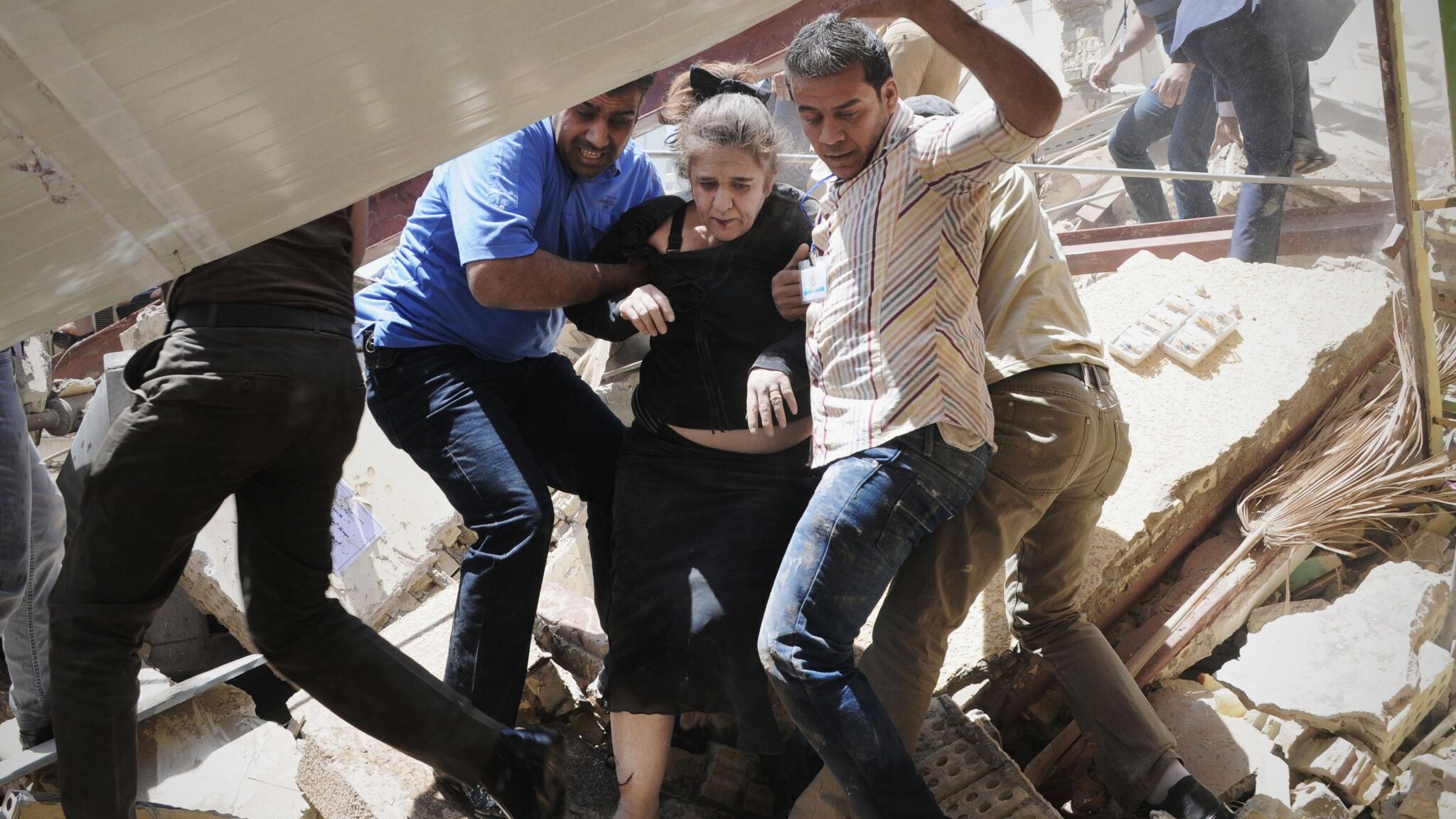 Vanno avanti da domenica scorsa le bombe e gli attacchi contro i pellegrini sciiti riuniti in occasione di una importante festa religiosa. Oggi diverse città dell’Iraq sono state colpite da numerosi attentati, almeno una cinquantina i morti.