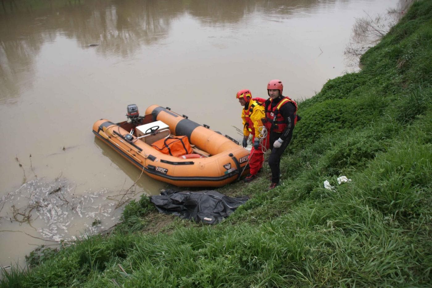 Cartella esattoriale da 117mila euro, si uccide gettandosi nel canale