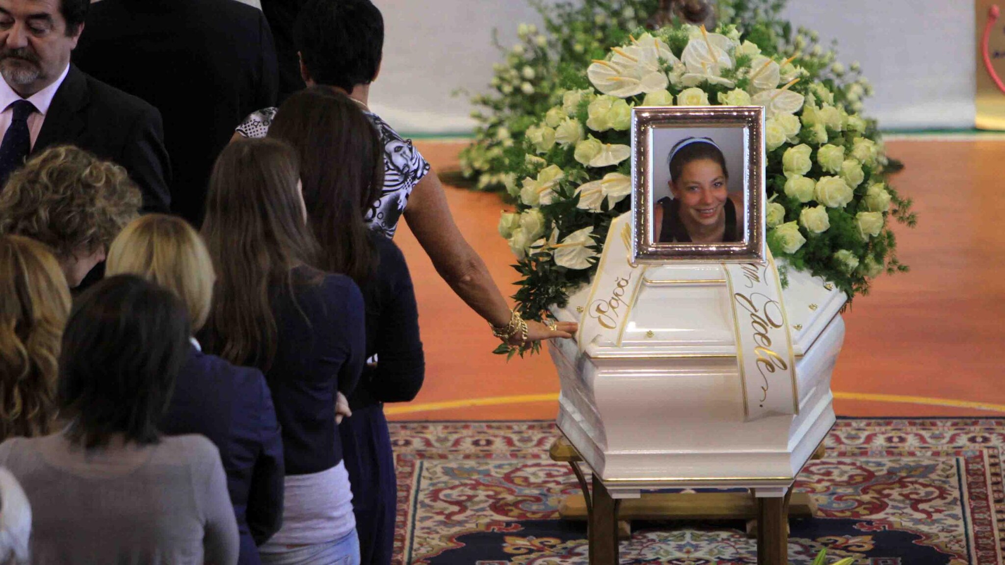 La svolta nel caso di Yara Gambirasio ci sarà qualora sarà trovata una donna, la madre dell’assassino della giovane di Brembate. Il padre è stato già identificato, il dna della madre completerebbe così il suo profilo genetico.