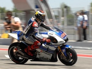 Dominio spagnolo nella MotoGp. Jorge Lorenzo ha vinto il Gran Premio di Barcellona. Secondo Dani Pedrosa. Sul gradino più basso del podio il romagnolo Andrea Dovizioso, che ha preceduto Stoner. Rossi solo settimo.