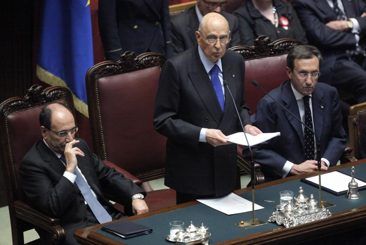 Napolitano scrive alle Camere: "La legge elettorale non è più rinviabile"
