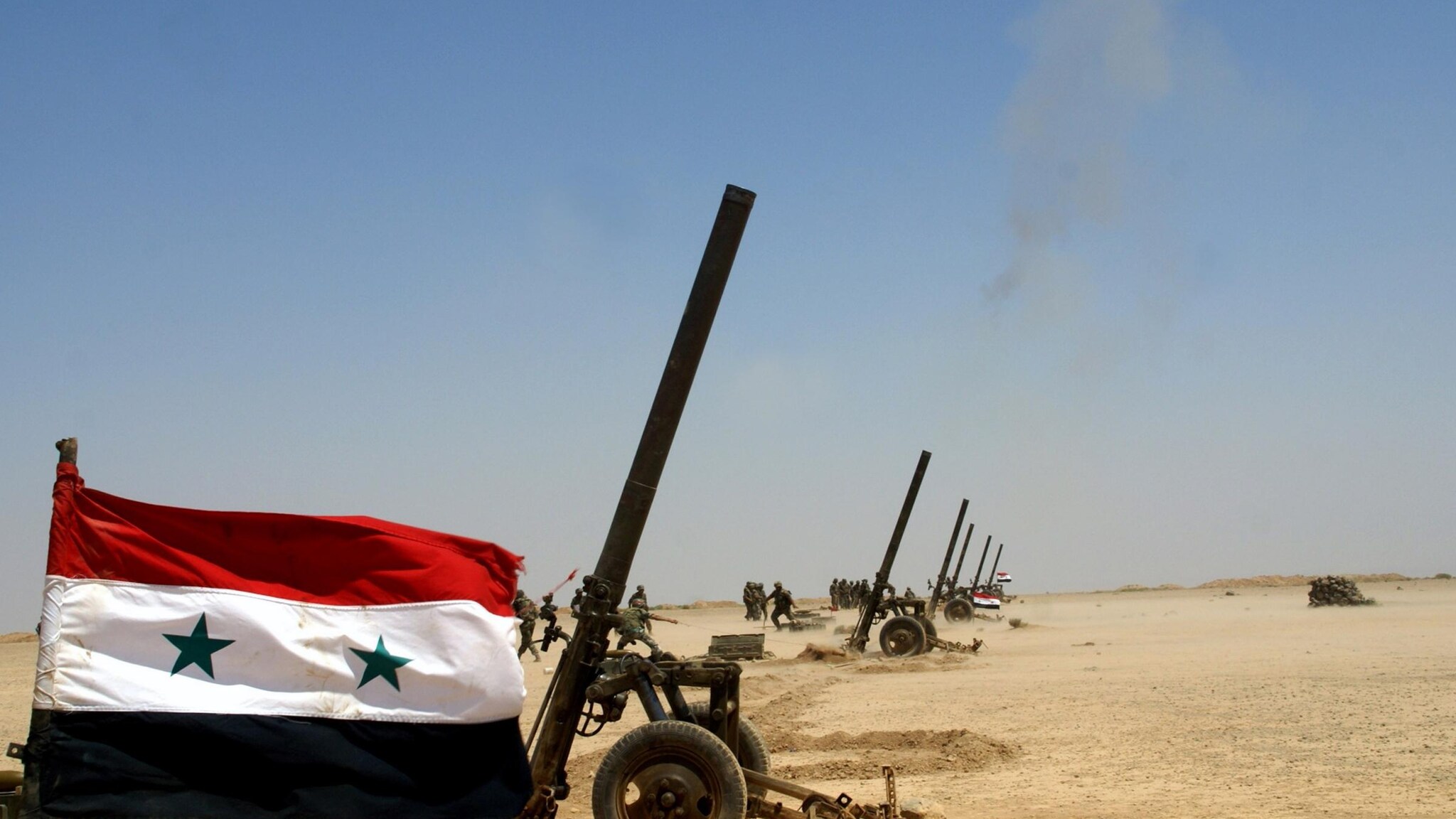 200mila persone in fuga dalle loro case, in una settimana centinaia di morti: è la guerra in Siria, in particolare ad Aleppo, da tre giorni teatro di scontri tra l’esercito di Assad e i ribelli. Gli Usa: “Il regime si scava la fossa”.