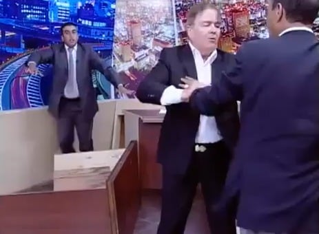 giordania deputato tira fuori la pistola in tv