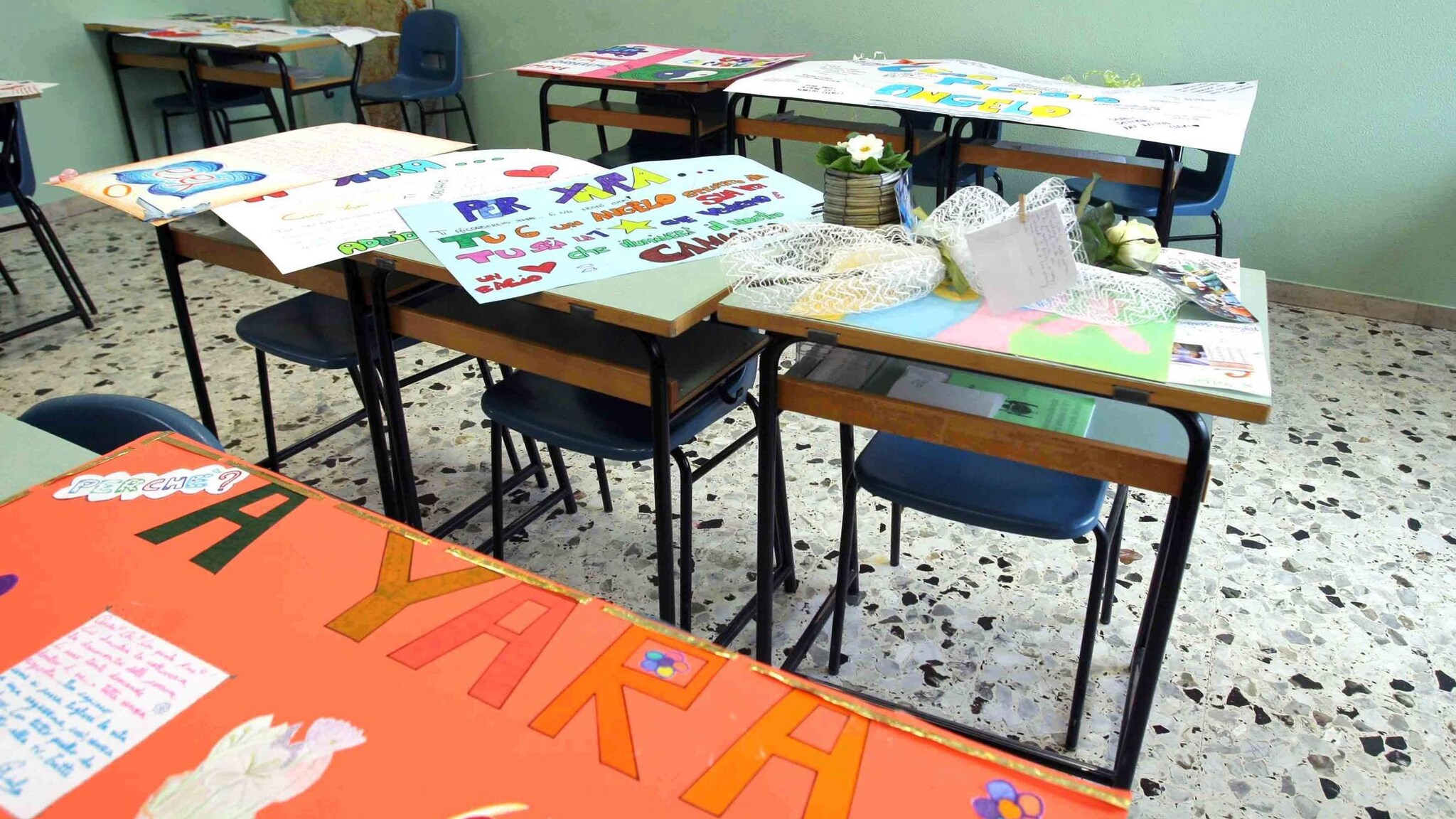 Finora l’unica pista per risolvere il giallo della giovane uccisa a Brembate Sopra era stata quella del dna. Oggi, mentre mancano solo sei mesi prima che il caso venga archiviato, sembra spuntarne un’altra: si scava nelle amicizie di Yara.