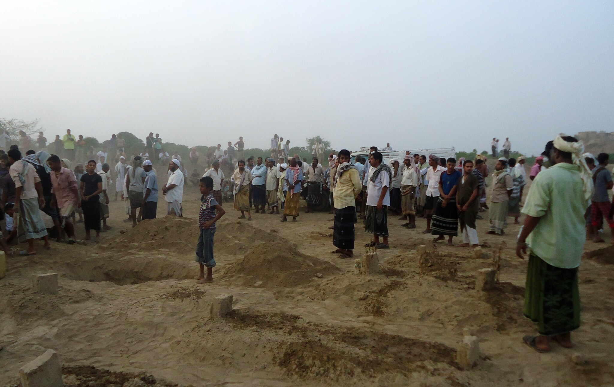 L’attacco di Al Qaeda ieri sera nella provincia di Abyan, ex roccaforte dei terroristi. Almeno 42 i morti e numerosi feriti. Nella stessa sera un drone americano ha colpito dei presunti miliziani uccidendone 5.