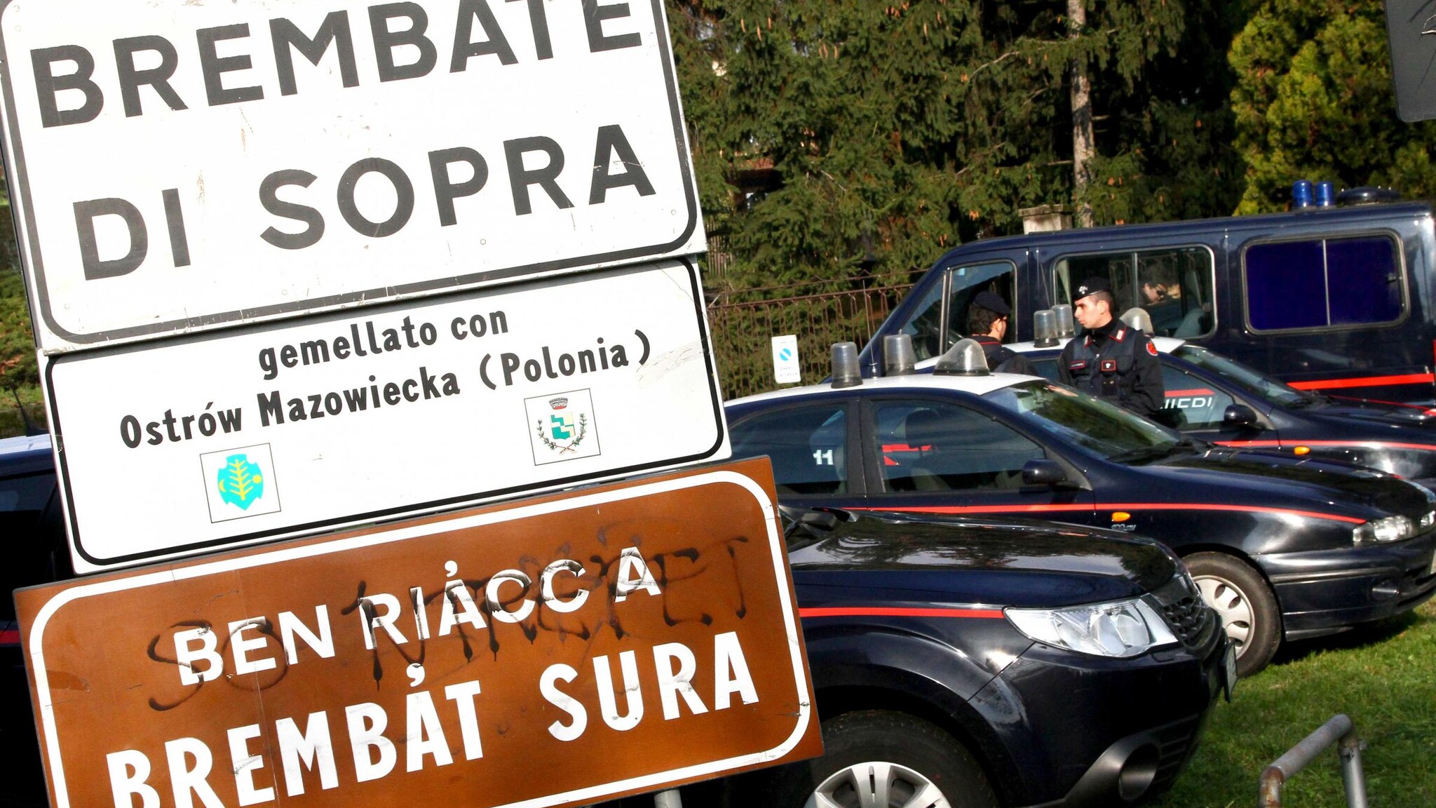 Lo chiamano “black tourism”, è quel fenomeno che spesso si verifica all’indomani di un caso eclatante di cronaca nera e non solo. Da Avetrana, al Giglio e anche Brembate Sopra, il paese di Yara Gambirasio: è boom di turisti.