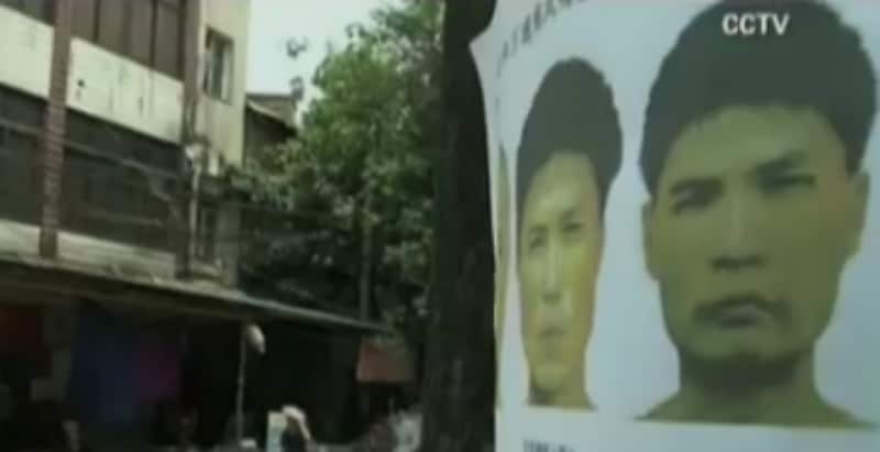 Si tratta di Zhou Kheua, un serial killer che negli ultimi otto anni aveva ucciso nove persone. La sua faccia era l’incubo di tutti i cinesi, attaccava coloro che prelevavano i soldi al bancomat. Sulla sua testa c’era una taglia di 65000 euro.