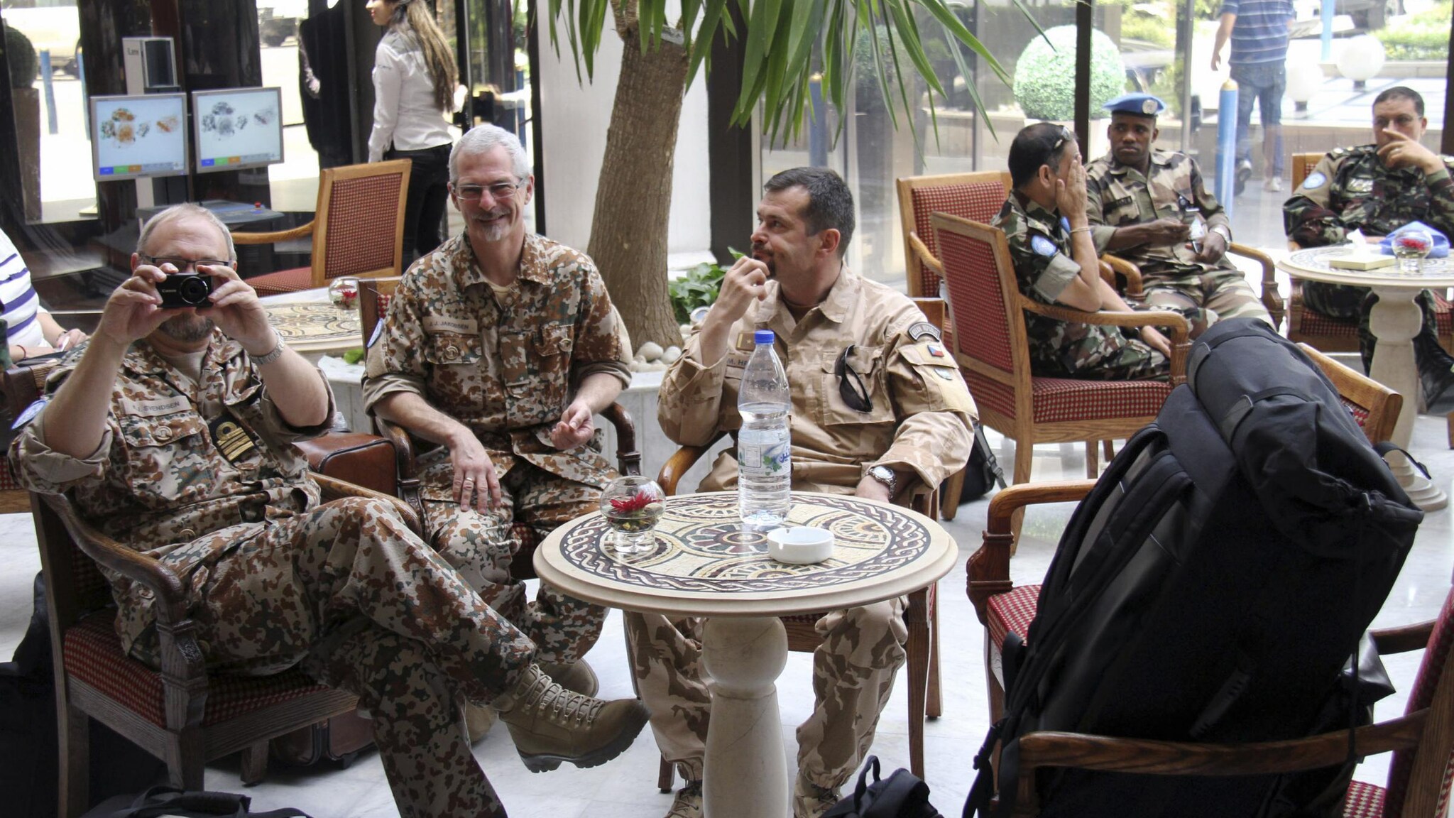 La forte esplosione vicino all’hotel Dama Rose, in una zona centrale della capitale della Siria, dove si trovano gli osservatori delle Nazioni Unite. L’attentato è stato rivendicato: i responsabili sono i ribelli che si oppongono ad Assad.