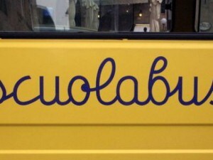 Il caso di pedofilia nella provincia di Cremona, dove un meccanico che guida anche lo scuolabus del paese, è stato denunciato per abusi sessuali durati almeno per un anno. All’arrivo delle forze dell’ordine che l’hanno portato in carcere lui è rimasto in silenzio.