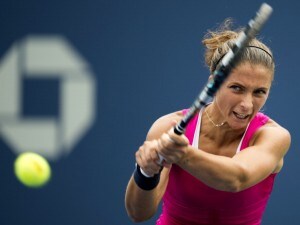A New York Sara Errani elimina l'amica, e compagna di doppio, Roberta Vinci e si qualifica per le semifinali degli Us Open. Era dal 1930 che un'italiana non giocava le semifinali degli Us Open.