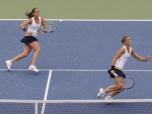 Sconfiggendo, con un netto 6-3 6-2, le spagnole Llagostera Vives e Martinez Sanchez, Sara Errani e Roberta Vinci hanno raggiunto la finale del torneo di doppio degli Us Open. Per loro è la terza finale Slam del 2012.