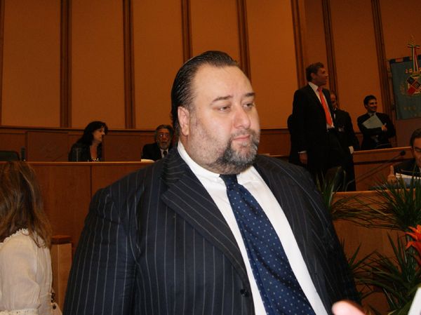 Gli "auto-bonifici" di Franco Fiorito, ex capogruppo del Pdl, ora indagato per peculato