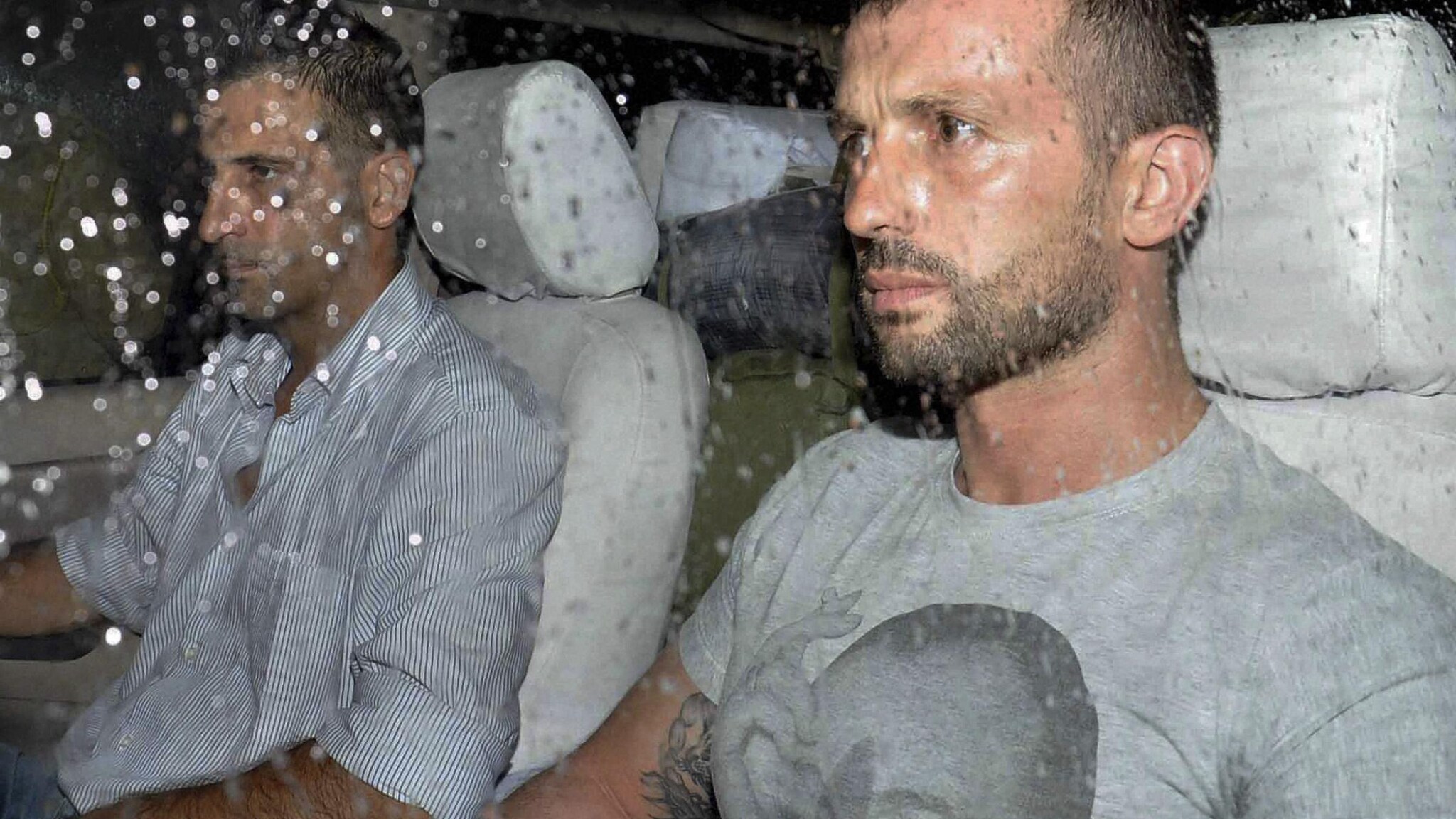 Della vicenda di Latorre e Girone, in India dallo scorso febbraio, ha parlato il sottosegretario agli Esteri che si è detto cautamente ottimista per il loro destino. Il processo è ormai chiuso, i prossimi saranno per loro i giorni della verità.