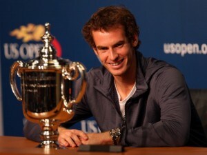 Dopo aver visto quattro finale Slam di fila, Andy Murray rompe il tabù. Lo scozzese ha sconfitto in cinque set Nole Djokovic. Il match è durato 4 ore e 54 minuti.