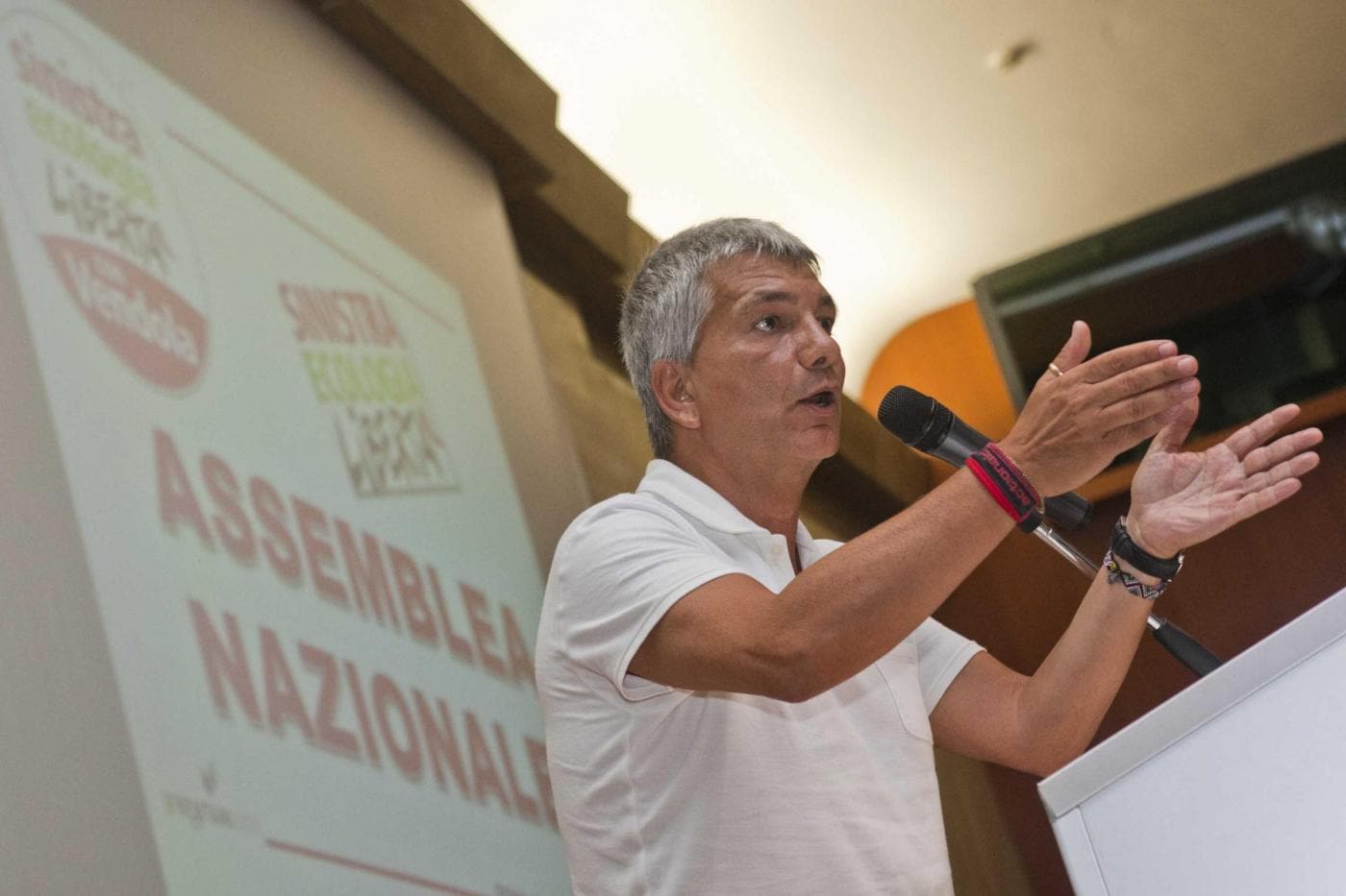 Vendola: &quot;Renzi è come l'idrolitina&quot; e lancia Prodi al Quirinale