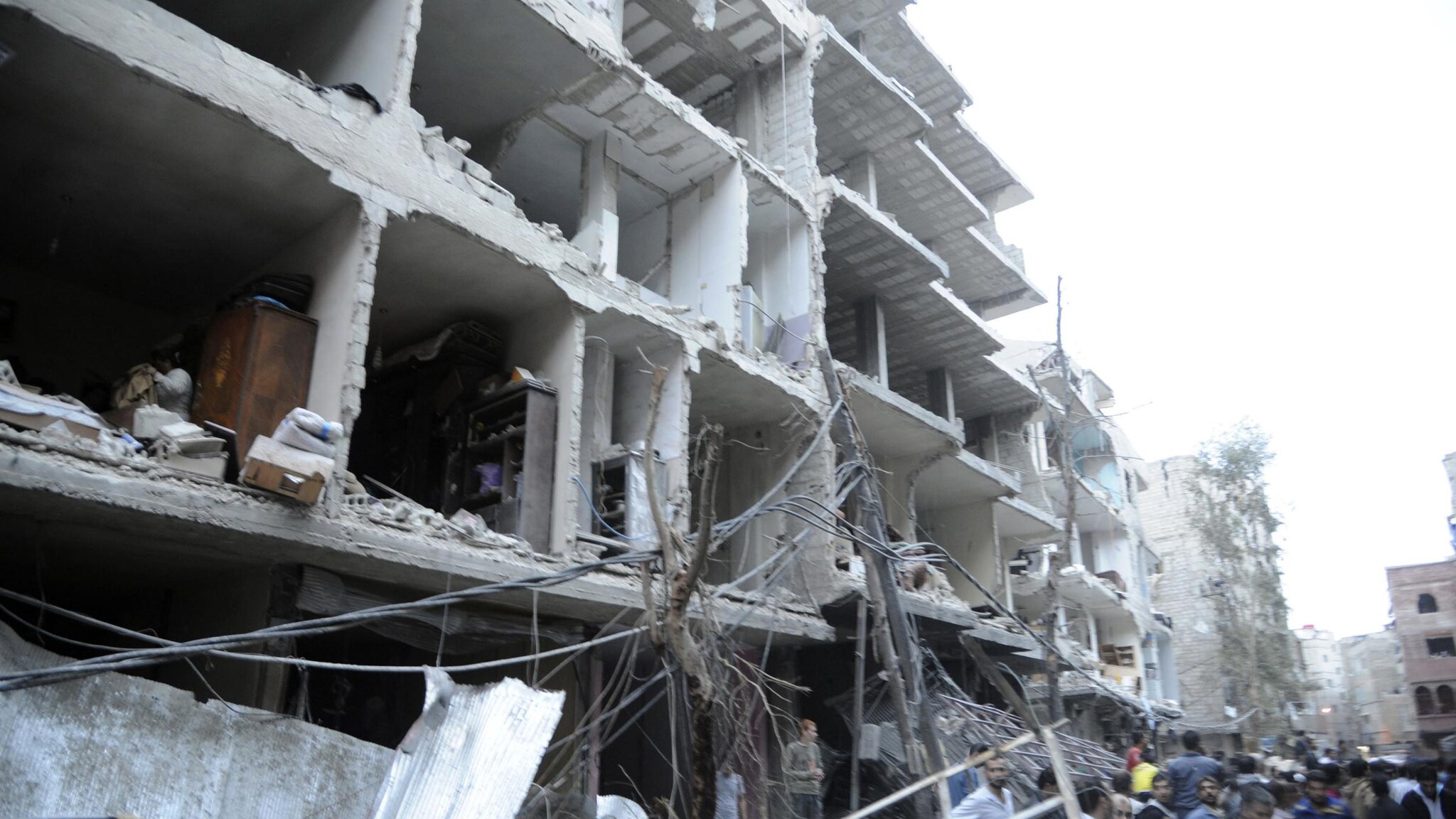 La tregua per la Festa del Sacrificio non è durata che poche ore nel Paese di Assad devastato da una guerra civile. Un’autobomba è esplosa oggi a Damasco provocando la morte di almeno 10 persone, tra cui donne e bambini.