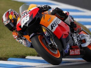Podio tutto spagnolo nella MotoGp a Motegi. Pedrosa precede Lorenzo e Bautista. Dovizioso quarto, Stoner quinto, solo settimo Valentino Rossi.