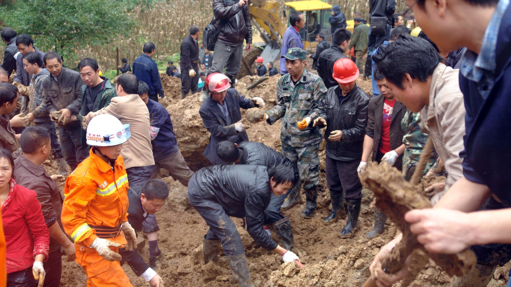Stamane il ritrovamento dell’ultimo corpo intrappolato sotto il fango e i detriti: la frana non ha dato scampo a nessuno. La tragedia nel sud-ovest del paese, ai confini delle province di Guizhou e Yunnan.