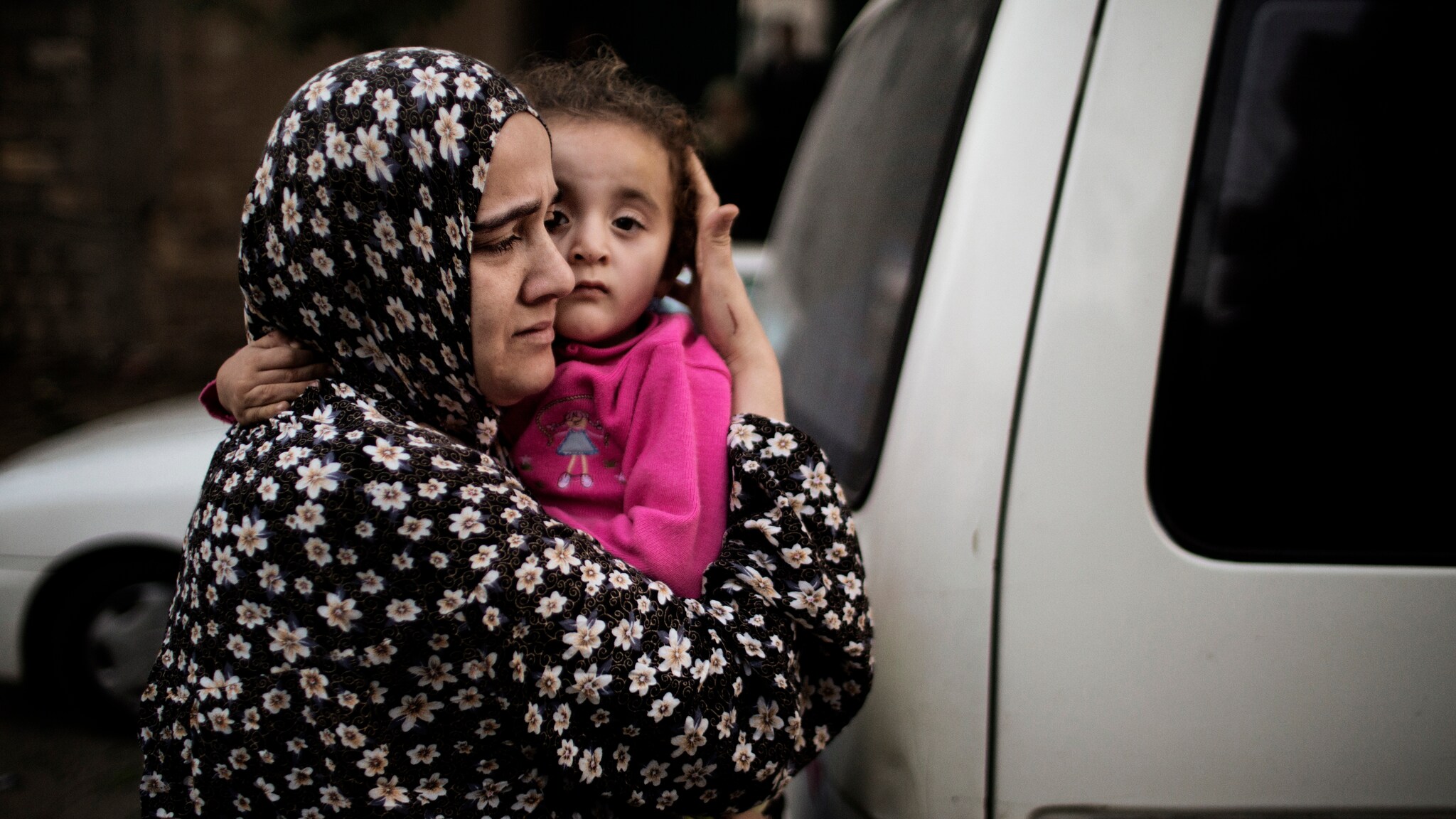 Radere al suolo tutta Gaza, solo in questo modo è possibile mettere fine alle ostilità. Lo scrive Gilad Sharon, il figlio dell’ex primo ministro israeliano, sul Jerusalem Post. Lo fa mentre sale drammaticamente il bilancio delle vittime, con decine di bambini innocenti uccisi.